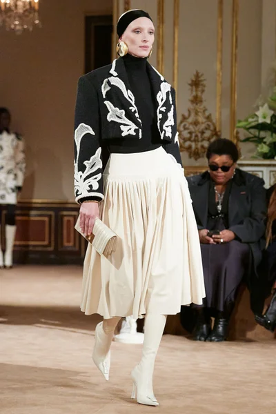 Look 27